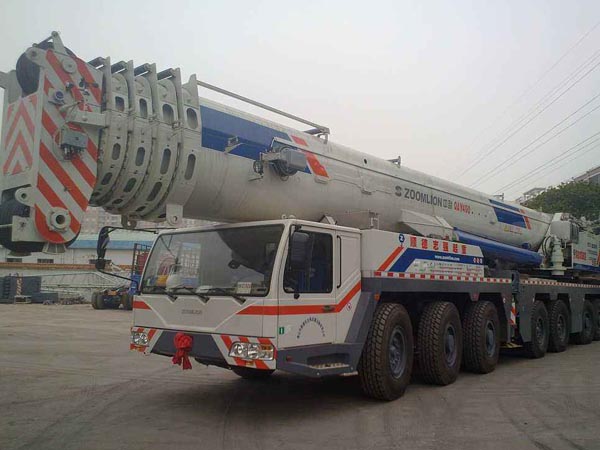 中聯(lián)150噸吊車租賃展示