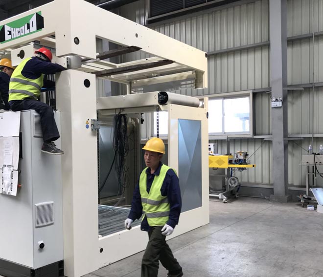 青島高新區(qū)自動化碼剁機(jī)設(shè)備安裝就位現(xiàn)場