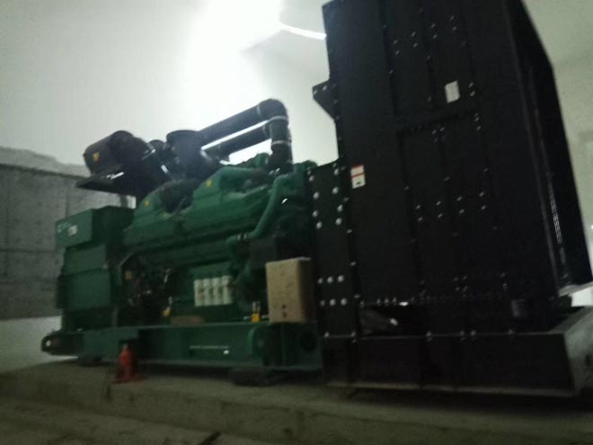 青島院士港二期發(fā)電機(jī)設(shè)備安裝施工現(xiàn)場