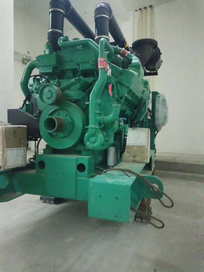 青島院士港二期發(fā)電機(jī)設(shè)備安裝施工現(xiàn)場