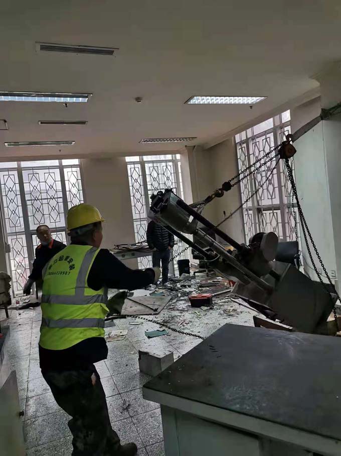 青島試驗儀器設(shè)備搬運吊裝